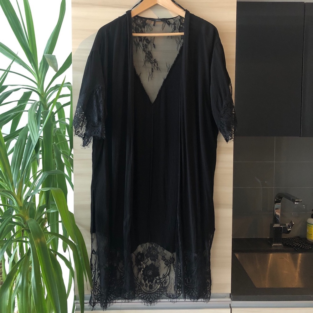 LACE KIMONO